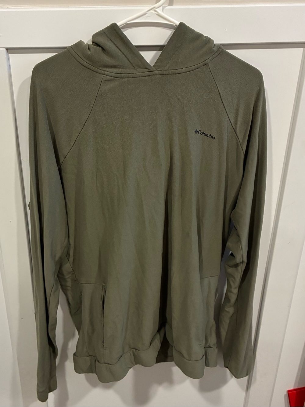 Columbia Hooded Pullover in Olive